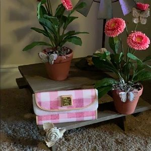 Dooney and bourke wallet